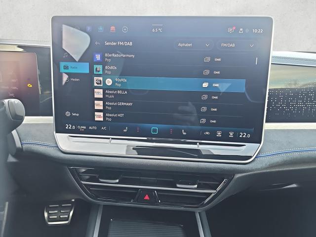 Volkswagen Passat Variant 2.0 TDI 142 kW 4Motion R-Line DSG 4M Matrix AHK 