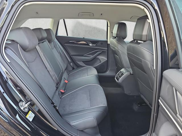 Volkswagen Passat Variant 2.0 TDI 110 kW Elegance DSG IQ.Light AHK 