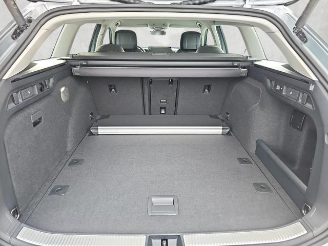 Volkswagen Passat Variant 2.0 TDI 110 kW Elegance DSG IQ.Light AHK 