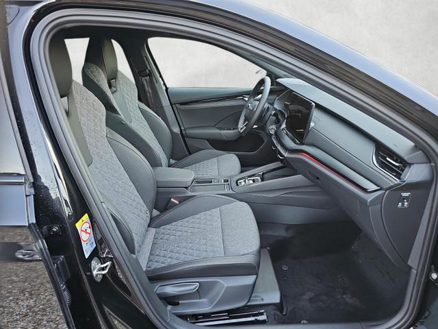 Skoda Octavia Combi 1.5 TSI mHEV 110 kW Sportline eTSI DSG Pano AHK 