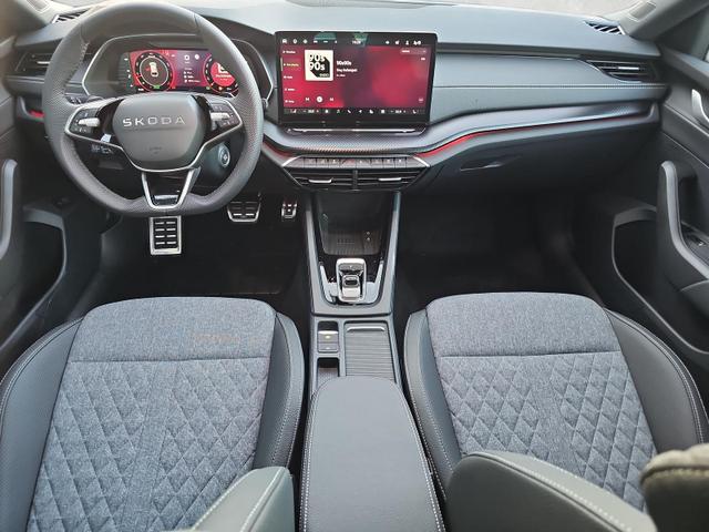 Skoda Octavia Combi 1.5 TSI mHEV 110 kW Sportline eTSI DSG Pano AHK 