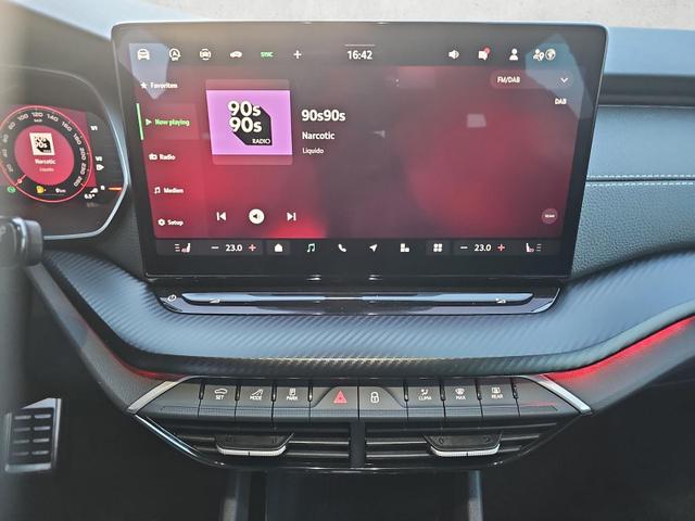 Skoda Octavia Combi 2.0 TSI DSG 150 kW 4x4 Sportline AHK Kessy 