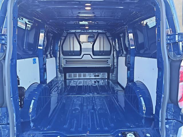 Volkswagen T7 Transporter Kastenwagen 2.0 TDI 81 kW KR Kasten AHK / PDC vo. hi 