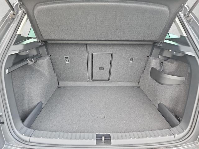 Skoda Karoq Selection 1.5 TSI / Navi ACC R&uuml;ckfahrk 
