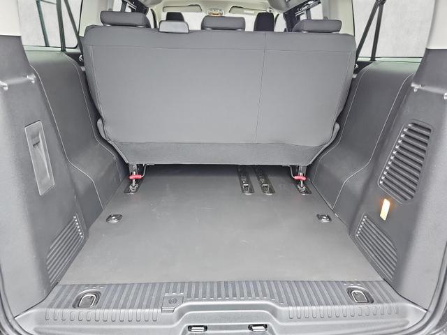 Opel Vivaro Kombi XL 2.2 Diesel Autom. 9-Si. Navi AHK 