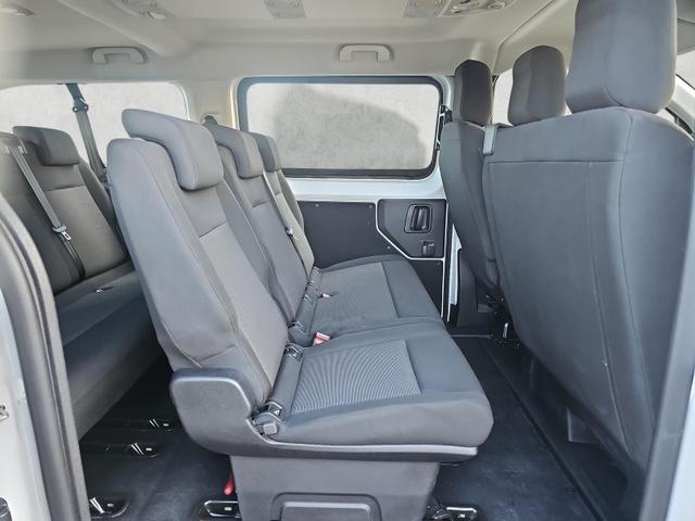 Opel Vivaro Kombi XL 2.0L Life 9 Sitzer / Tempomat 