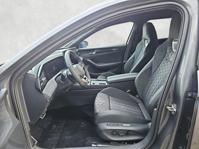 Volkswagen Passat Variant 2.0 TDI 142 kW 4Motion R-Line DSG 4M Matrix AHK 