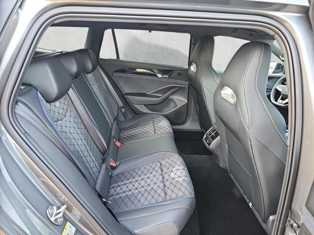 Volkswagen Passat Variant 2.0 TDI 142 kW 4Motion R-Line DSG 4M Matrix AHK 