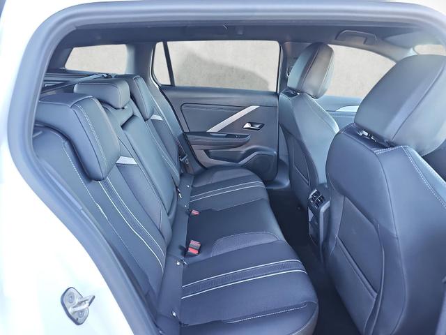 Opel Astra Caravan GS Sportstourer 1.2 Autom Kamera360 Winter 