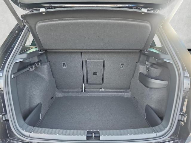 Skoda Karoq Sportline 1.5 TSI DSG 360Grad AHK schwenkb 