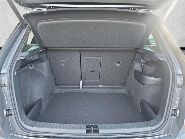 Skoda Karoq Sportline 1.5 TSI DSG 360Grad AHK schwenkb 