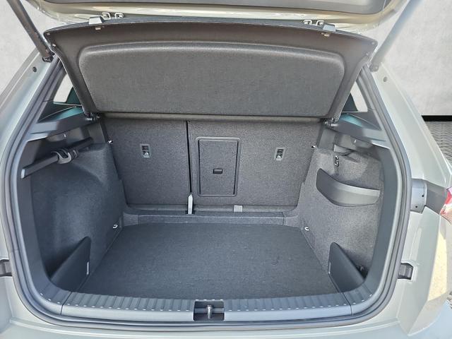 Skoda Karoq Sportline 1.5 TSI DSG 360Grad AHK schwenkb 