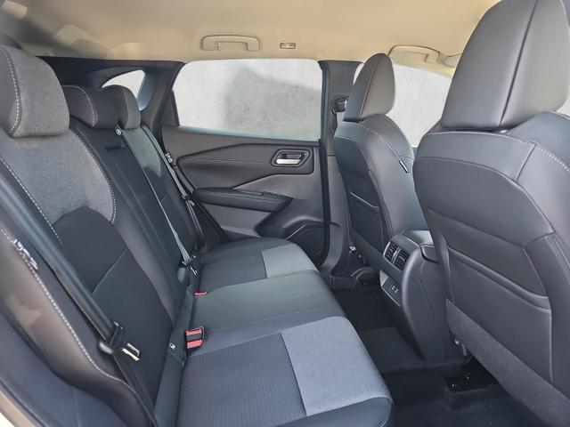 Nissan Qashqai 1.3 DIG-T X-Tronic N-Connecta / Winterp 