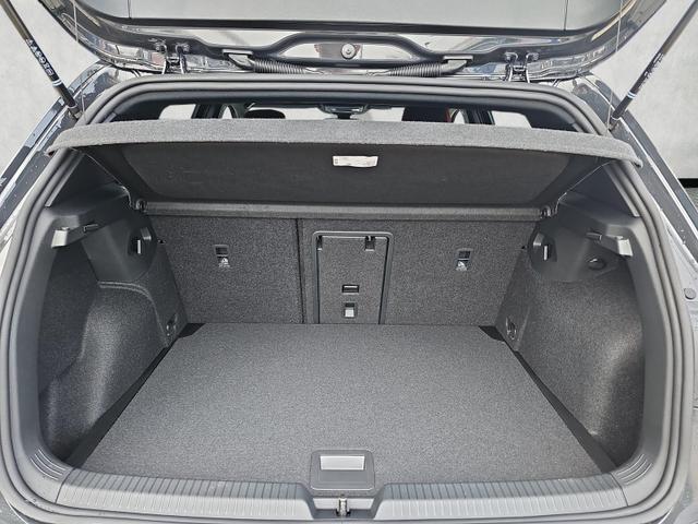 Volkswagen Golf 2.0 TSI 195 kW GTI DSG BlackStyle IQ.Light Kamera 