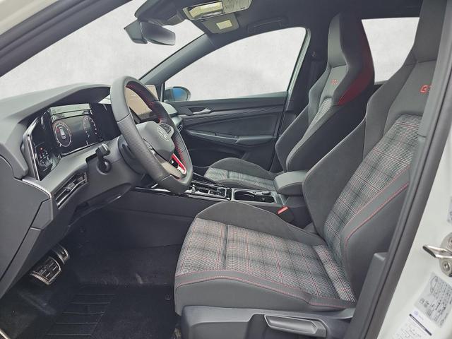 Volkswagen Golf 2.0 TSI 195 kW GTI DSG BlackStyle IQ.Light Keyless 