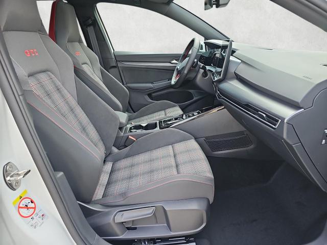 Volkswagen Golf 2.0 TSI 195 kW GTI DSG IQ.Light 19Zoll Pano Kamera 