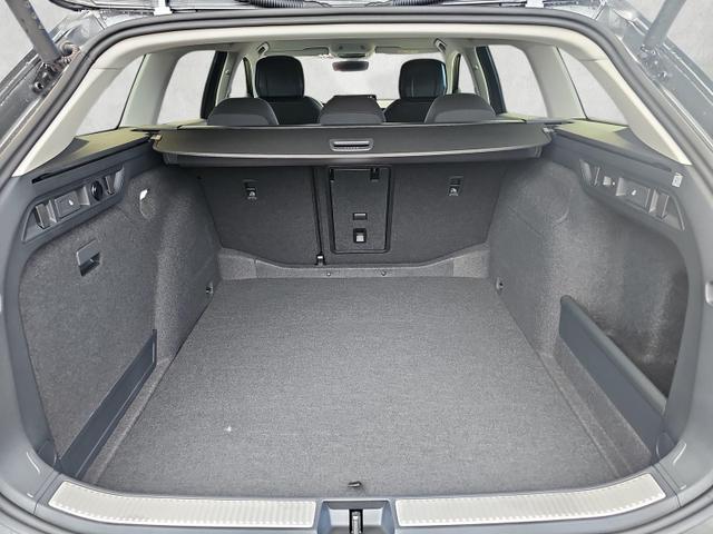 Skoda Superb Combi 2.0 TDI 110 kW Selection DSG Nav AHK Kessy 