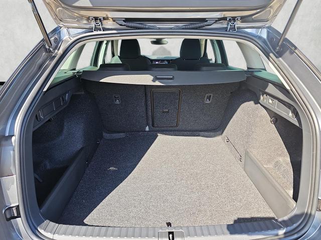 Skoda Octavia Combi 1.5 TSI mHEV 110 kW Selection eTSI DSG / AHK schw. 