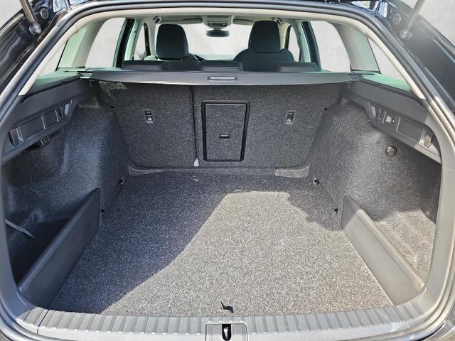 Skoda Octavia Combi 1.5 TSI mHEV 110 kW Selection eTSI DSG / AHK schw. 