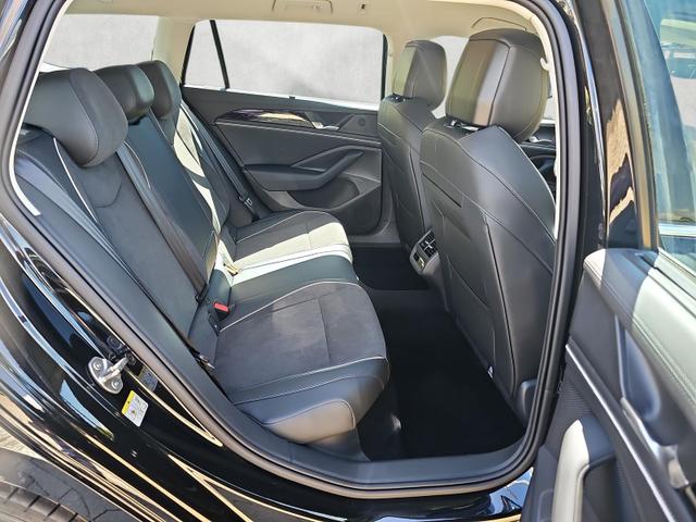 Volkswagen Passat Variant 2.0 TDI 110 kW Elegance DSG IQ.Light AHK 