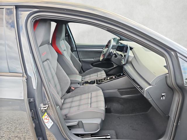 Volkswagen Golf 2.0 TSI 195 kW GTI DSG / IQ.Light Parklenkassist 
