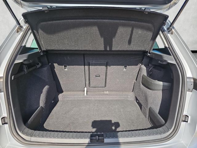 Skoda Karoq Selection 1.5 TSI DSG / ACC Kessy PDC 