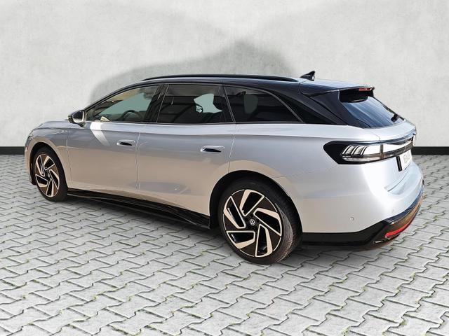Volkswagen ID.7 Kombi Pro 210 kW Tourer BlackStyle AHK IQdr Intpaket 20Z 