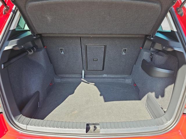 Skoda Karoq Selection 1.5 TSI DSG / ACC Kessy PDC 