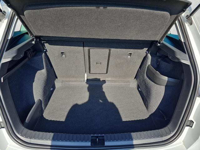 Skoda Karoq Selection 1.5 TSI DSG / ACC Kessy PDC 