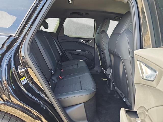 Audi Q4 e-tron 45 basis quattro S / Ext.Paket S-line ACC 