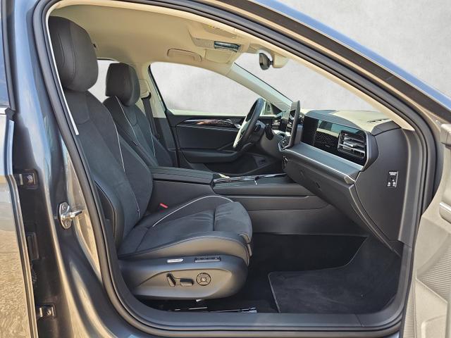 Volkswagen Passat Variant 2.0 TDI 110 kW Elegance DSG / Head-up 