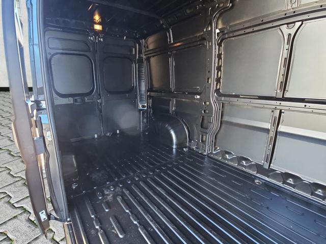 Fiat Ducato 35 L2H2 140 Multijet Flachdach verblecht Kastenwagen 3,5t Diesel 140MT Kamera 