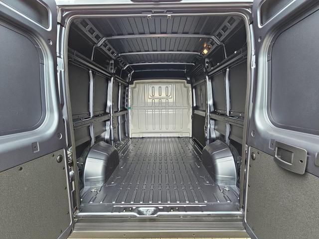 Fiat Ducato 35 L2H2 140 Multijet Flachdach verblecht Kastenwagen 3,5t Diesel 140MT Kamera 