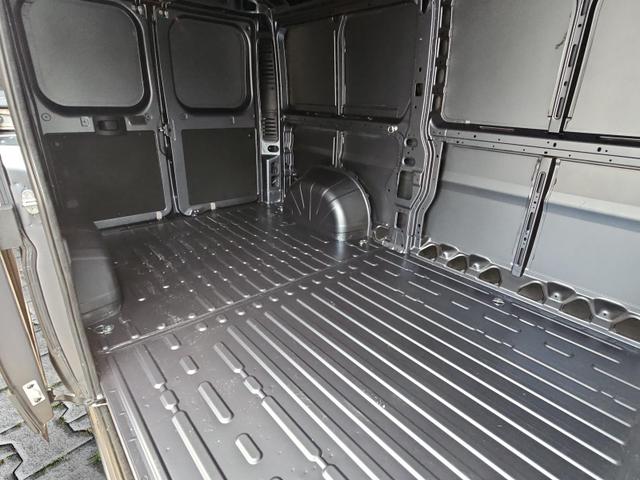 Fiat Ducato 30 L2H1 120 Multijet Flachdach verblecht Kastenwagen 3T Diesel MT 