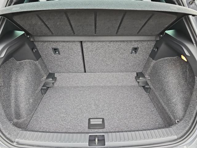 Seat Arona 1.5 TSI 110 kW FR DSG ACC/ FullLink/ AHK/ 5JGar 