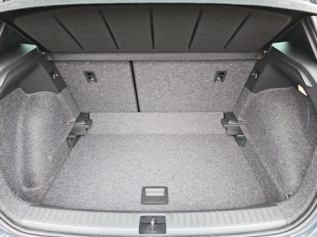 Seat Arona 1.5 TSI 110 kW FR DSG ACC/ FullLink/ AHK/ 5JGar 