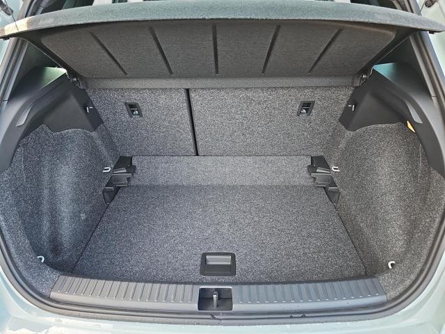 Seat Arona 1.5 TSI 110 kW FR DSG ACC/ FullLink/ AHK/ 5JGar 