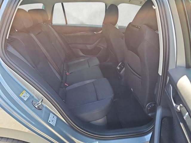 Skoda Octavia Combi 2.0 TDI 110 kW Selection DSG ACC Navi AHK 