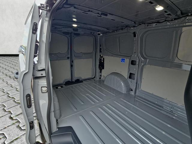 Volkswagen T7 Kastenwagen 2.0 TDI 81 kW KR Kasten PDC v+h/ AHK/ AppConnect/ LED 