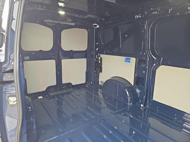 Volkswagen T7 Kastenwagen 2.0 TDI 81 kW KR Kasten PDC v+h/ AHK/ AppConnect/ LED 