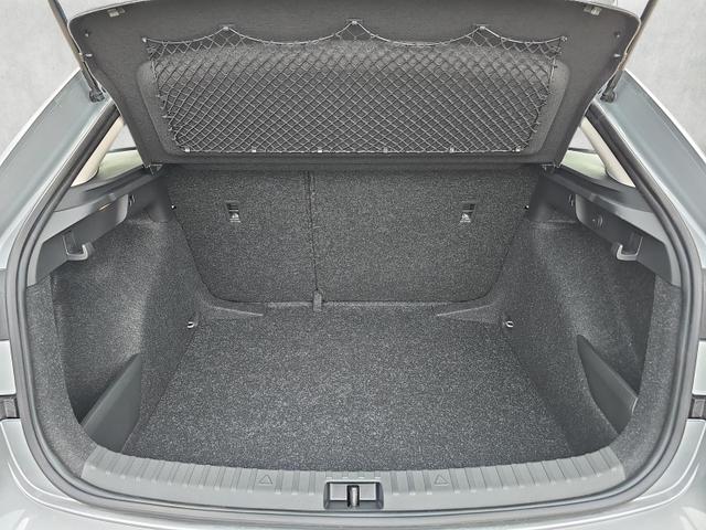 Skoda Scala Essence 1.0 TSI / Sitzheizung PDC hinten 