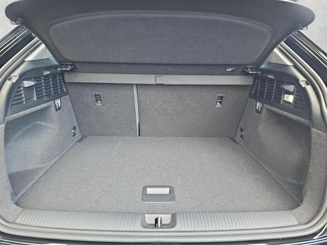 Audi Q2 35 TFSI S line S-Tronic S-Line Matrix Kamera Keyless 