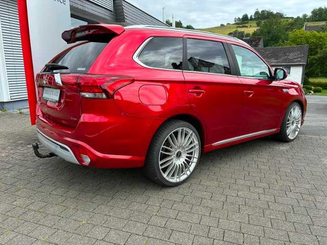 Mitsubishi Outlander Plug-in Hybrid BASIS 2.4 4WD AHK Unikat 