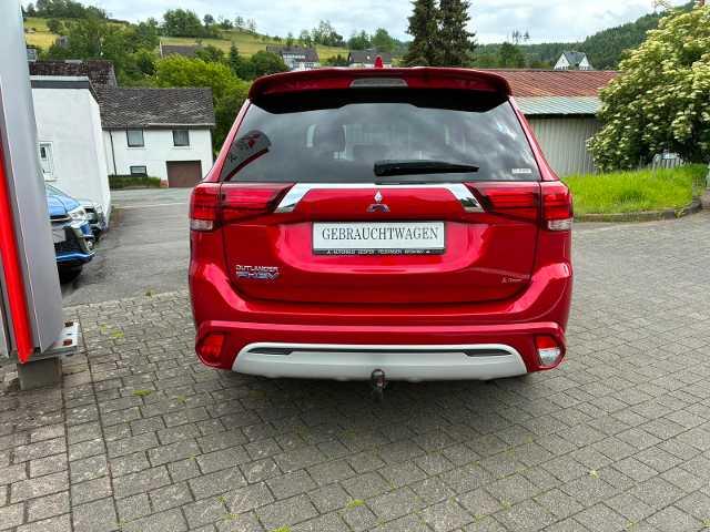 Mitsubishi Outlander Plug-in Hybrid BASIS 2.4 4WD AHK Unikat 