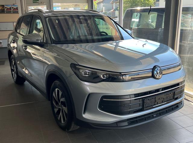 Volkswagen Tiguan - Life Plus 1.5 TSi 204 PS eHybrid inkl. 5 Jahre Garantie, Pano, AHK, HD-Matrix, el. Heckklappe, LED-Plus-Scheinwerfer, 360&deg; Kamera, Sitz- und Lenkradheizung, Metallic-Lackierung, Keyless, Alarmanlage, Reling silber, Scheiben hi. abgedunkelt...