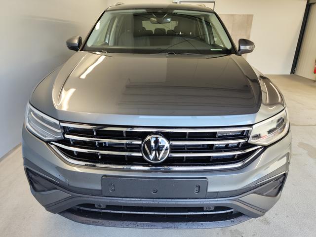Volkswagen Tiguan - Allspace Life 7 Sitze+Navi+AHK+Kamera+GVL