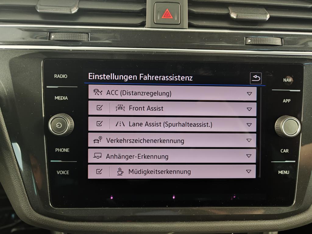 Volkswagen Tiguan LIFE Navi+HUD+AHK+Kamera+GVL bei EU-Autohaus Schrön