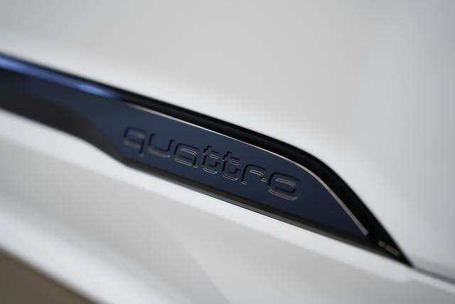 Audi Q7 S line Matrix+HUD+Sitzbelüftung+StHz 