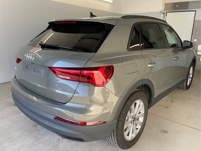 Audi / Q3 / / / / 