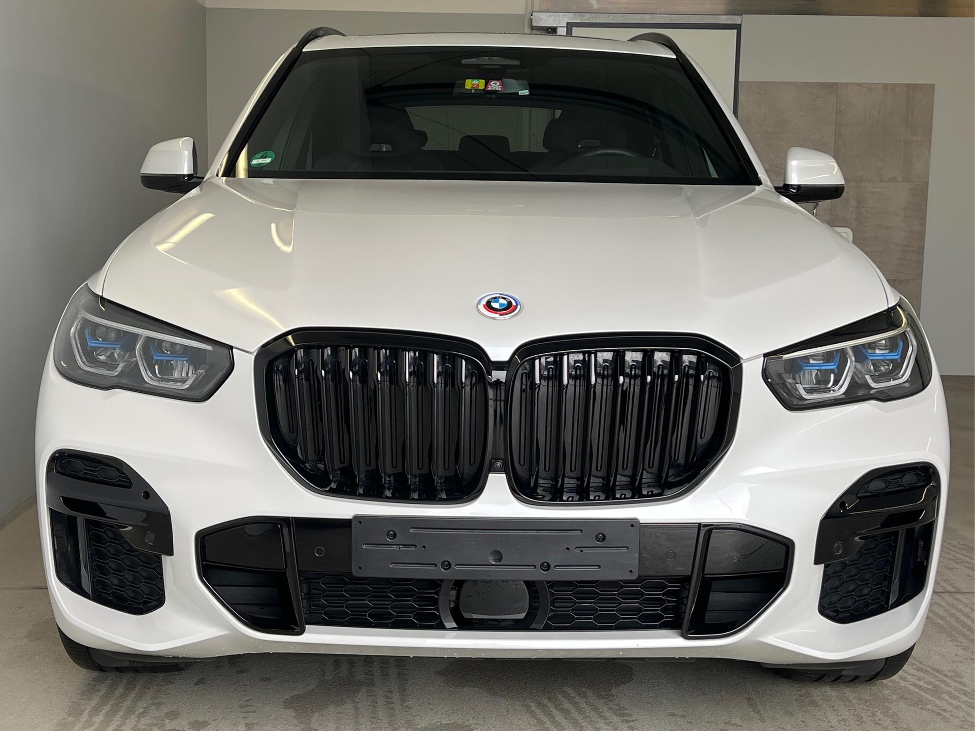BMW / X5 / Weiß /  /  / M Sport+Pano+Sitzbelüftung
